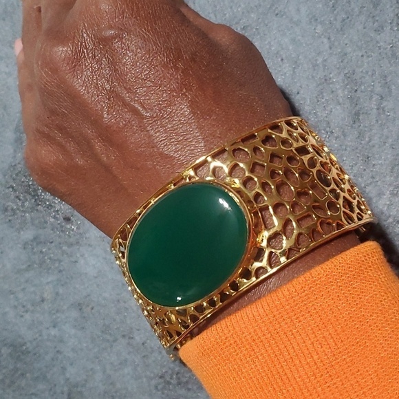 Green Onyx Thick Hinged Cutout Cuff Bracelet in Pure Solid Brass, sz 8 - Picture 2 of 10